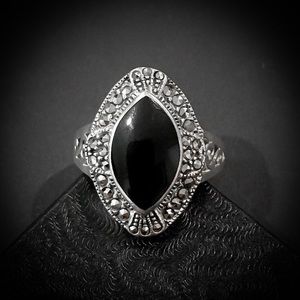 Vintage Marquise Cut Black Onyx Cabochon Sterling Silver & Marcasite Ring Sz 9.5
